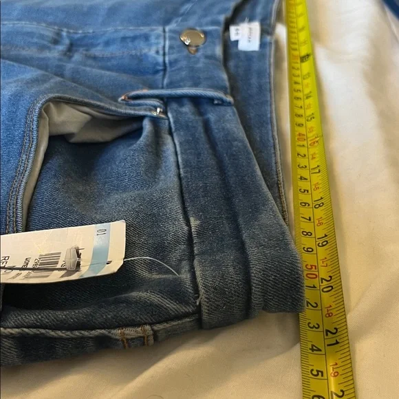 Good American Always Fits Good Legs Crop 28-32 - Picture 12 of 15